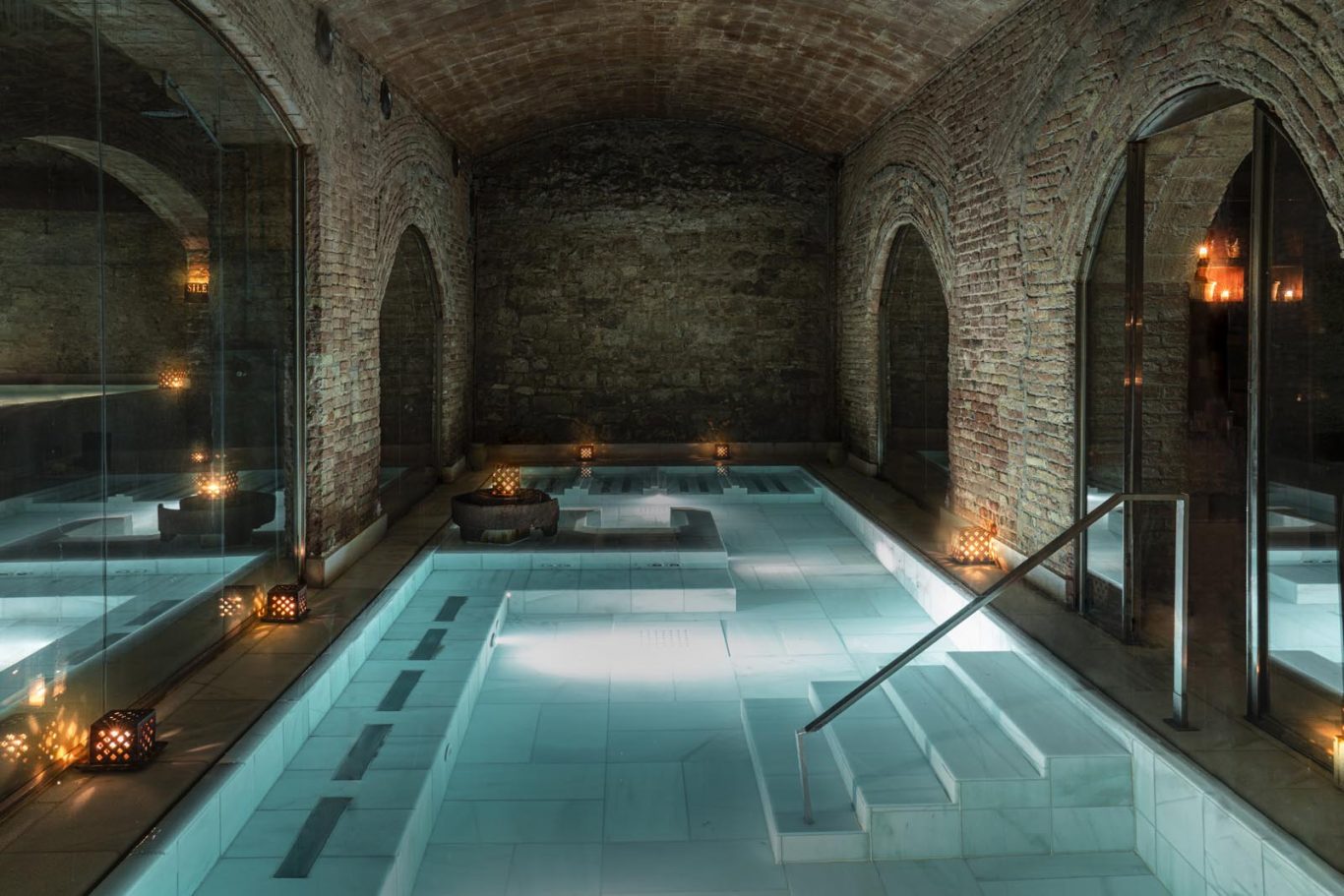 AIRE Ancient Baths Barcelona AIRE Ancient Baths Barcelona photographed by Raúl Rosillo