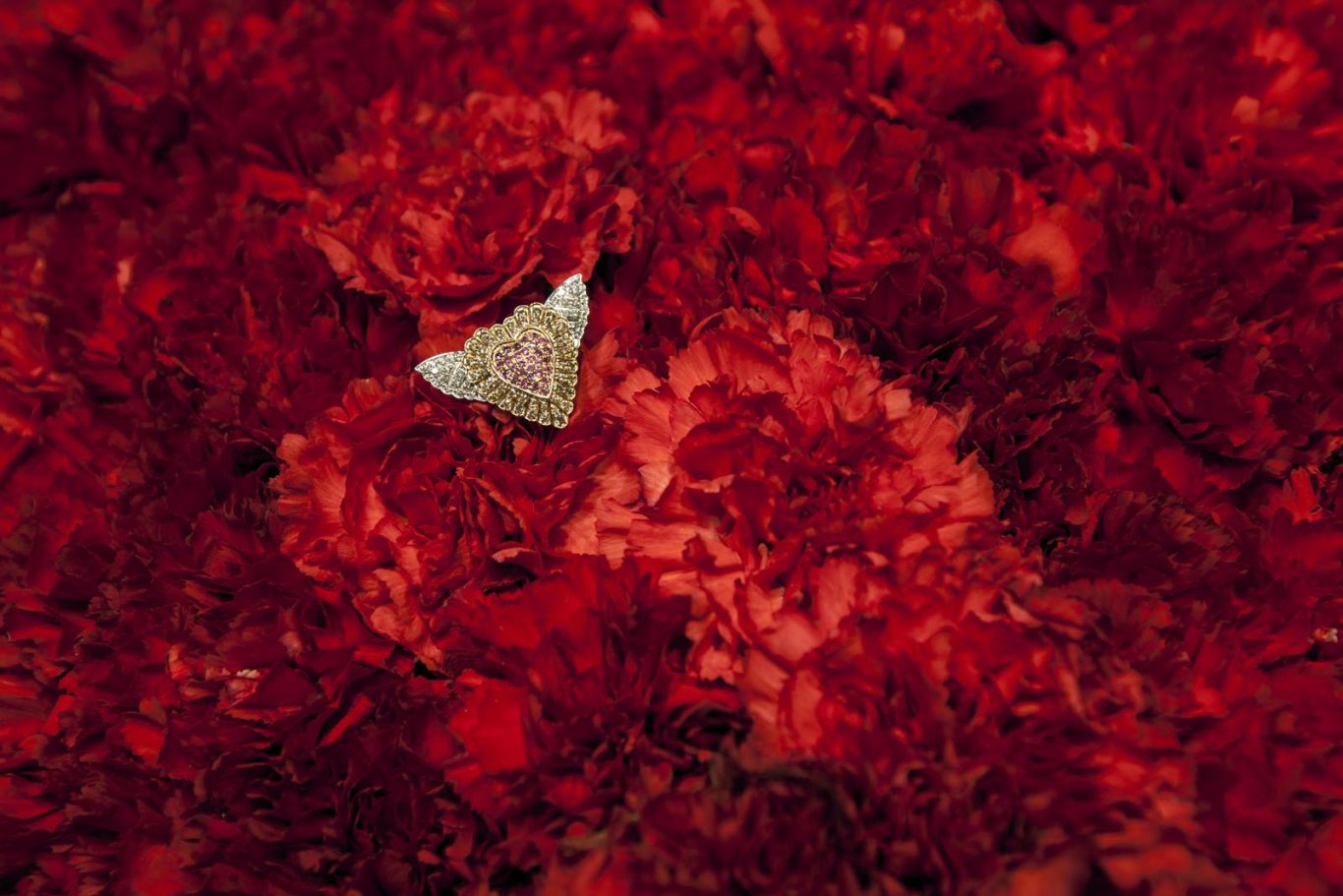 Private Collection Presentation Ephemeral installation designed for a private jewelry presentation event by Suárez, combining art direction, spatial design and atmosphere.