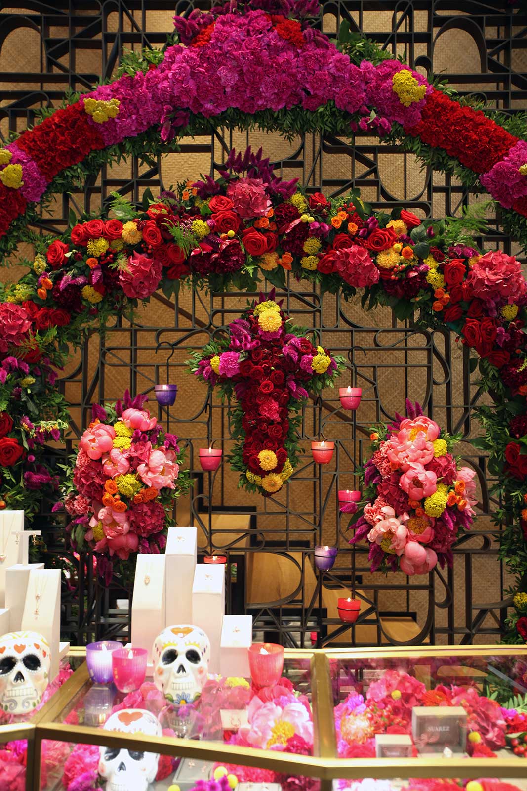 Private Collection Presentation Ephemeral installation designed for a private jewelry presentation event by Suárez, combining art direction, spatial design and atmosphere.