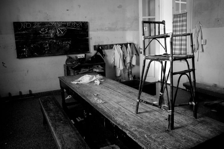 Serie fotográfica documental "Traviesa" por Raúl Rosillo