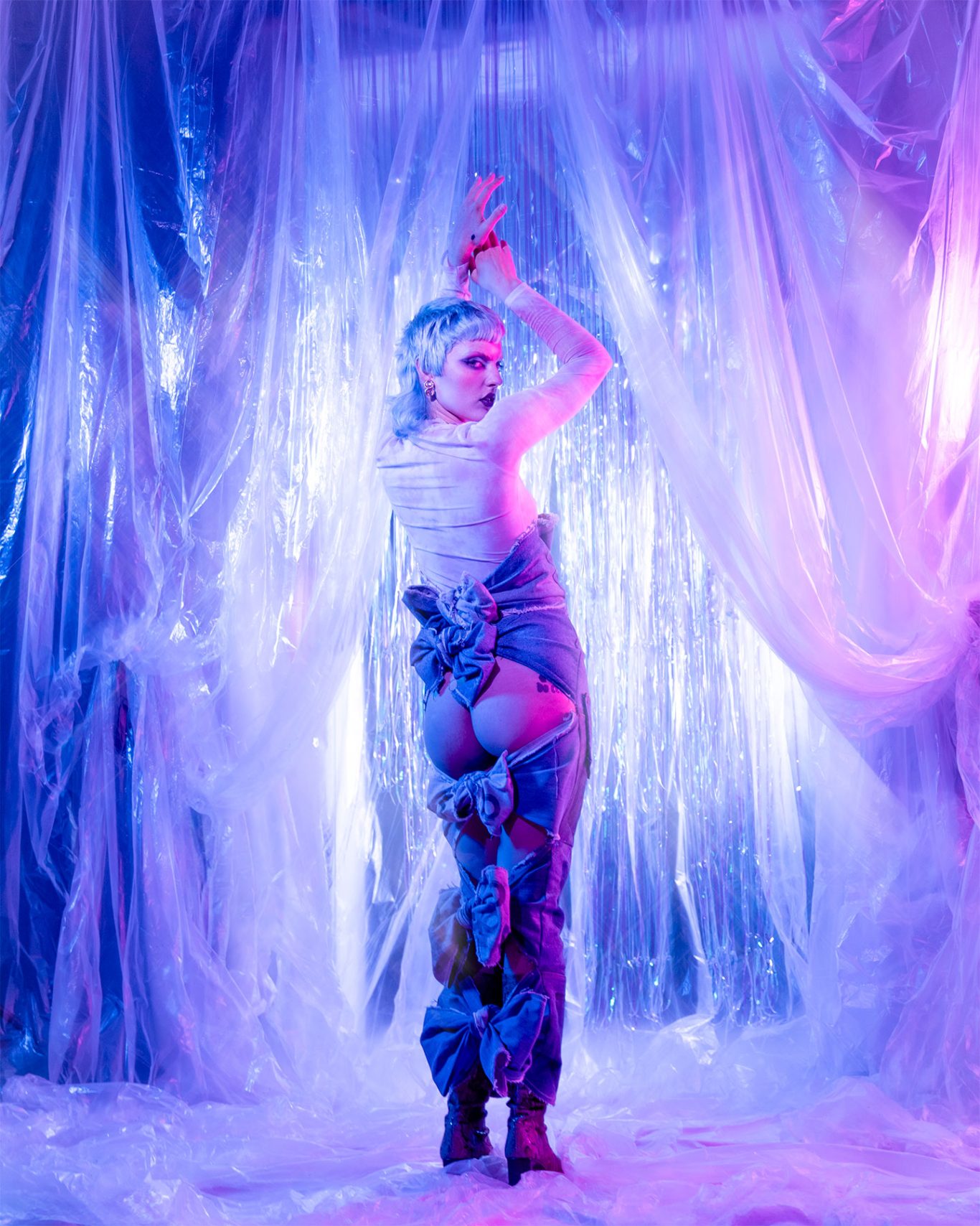 Lu Editorial portrait of artist Lu de la Fuente fab skum. Creative direction and photography by Raúl Rosillo.