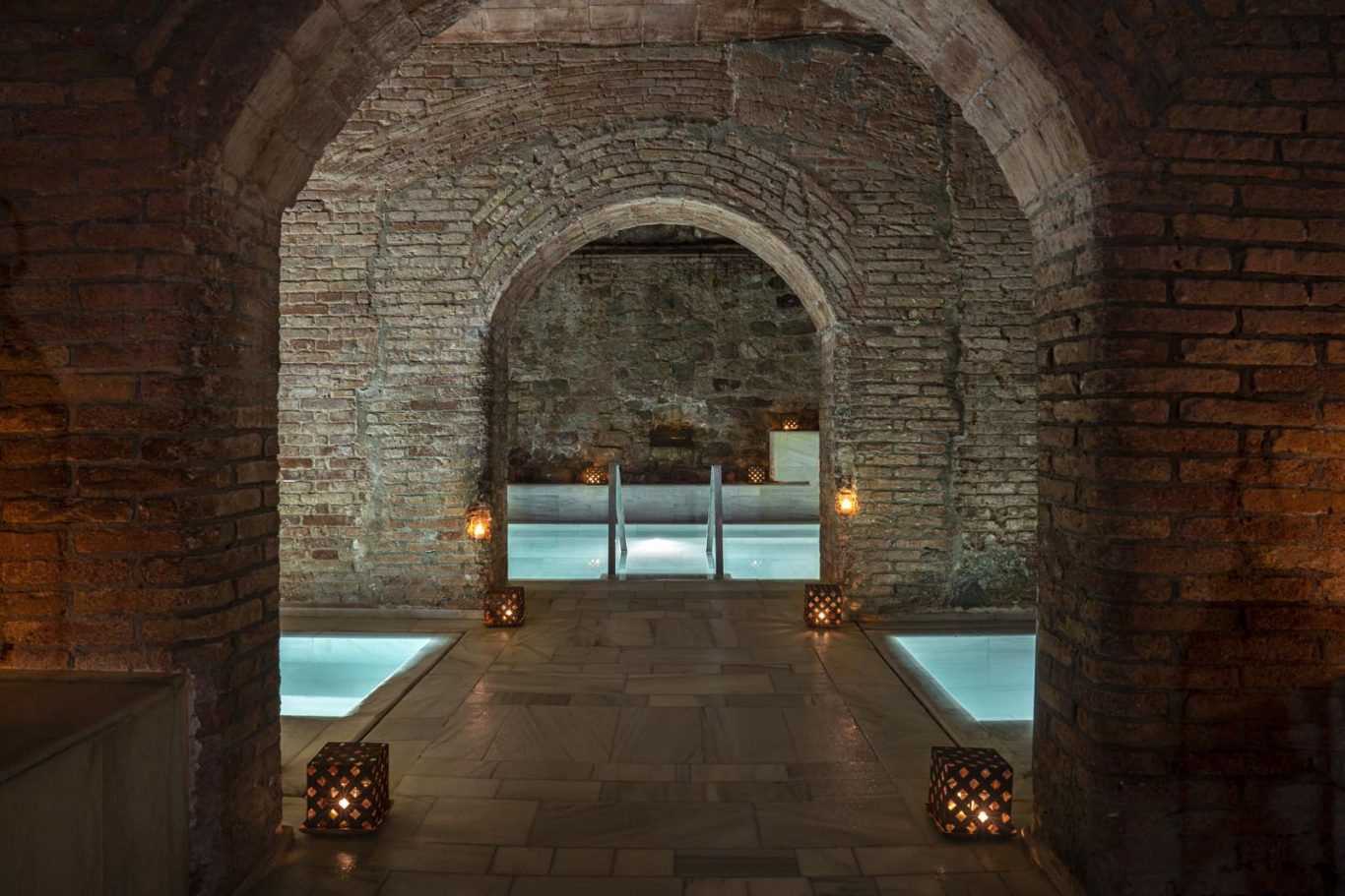 AIRE Ancient Baths Barcelona AIRE Ancient Baths Barcelona photographed by Raúl Rosillo