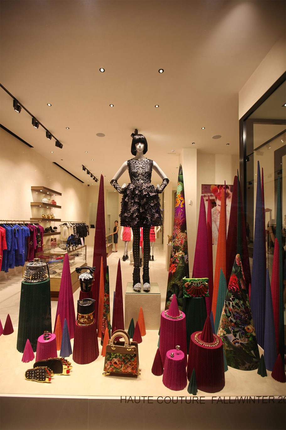 Vertical Landscape - Dirección Creativa y Escaparatismo Escaparate de la tienda Alfredo Villalba, proyecto Vertical Landscape