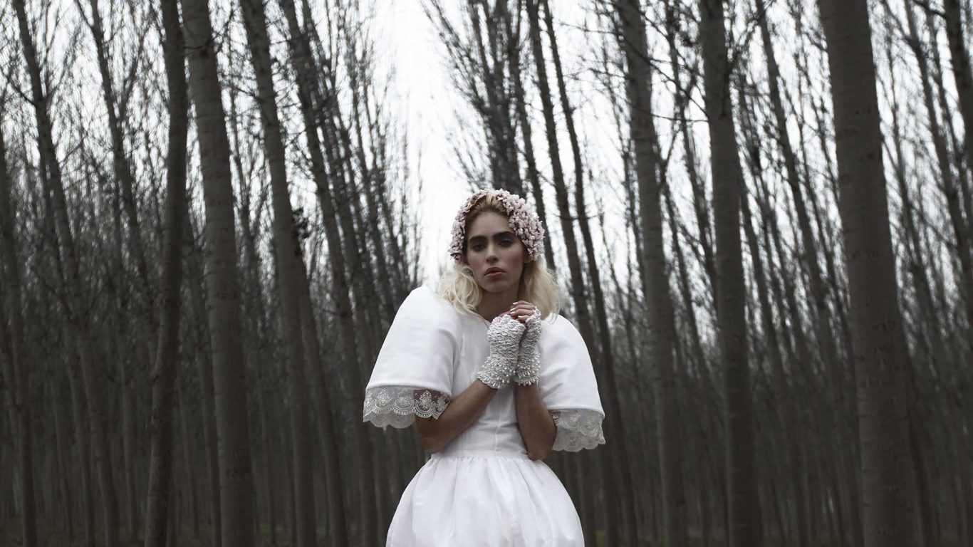 Minerva Portillo Minerva Portillo for Beatriz Peñalver’s bridal collection. Creative & art direction and photography by Raúl Rosillo.