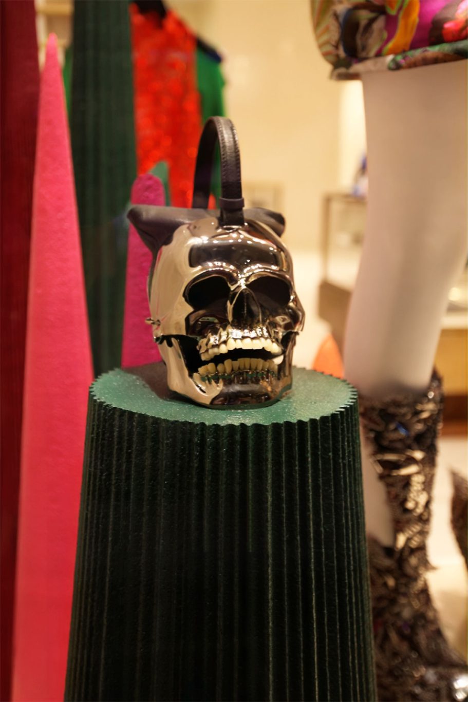 Vertical Landscape - Dirección Creativa y Escaparatismo Escaparate de la tienda Alfredo Villalba, proyecto Vertical Landscape