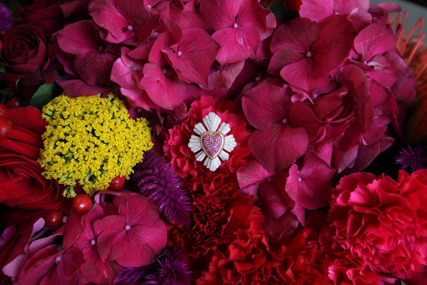 Private Collection Presentation Ephemeral installation designed for a private jewelry presentation event by Suárez, combining art direction, spatial design and atmosphere.