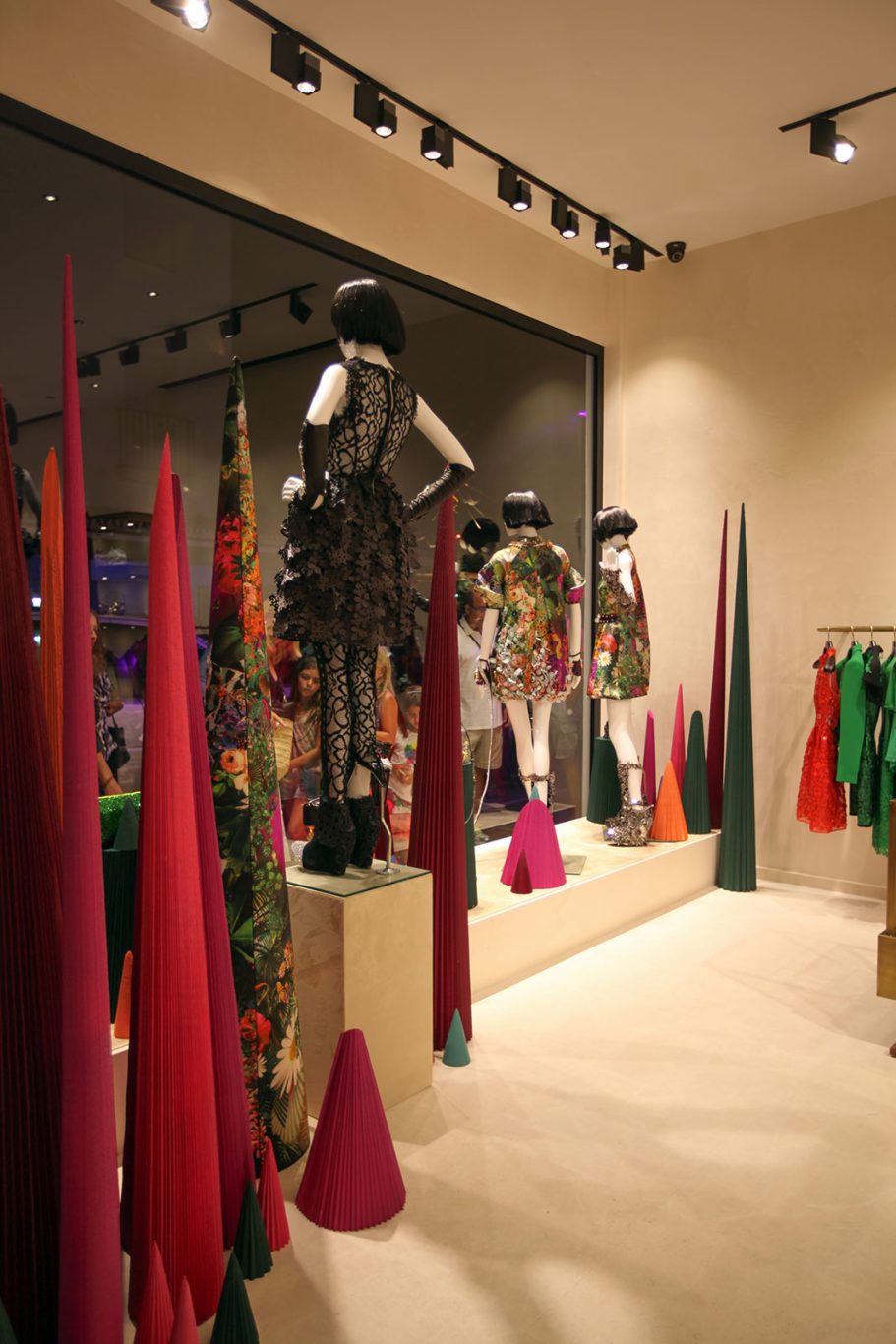 Vertical Landscape - Dirección Creativa y Escaparatismo Escaparate de la tienda Alfredo Villalba, proyecto Vertical Landscape