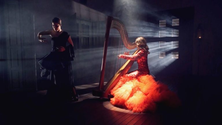 Marta Balparda & Ike Zwaar for The Aire Experience by Raul Rosillo