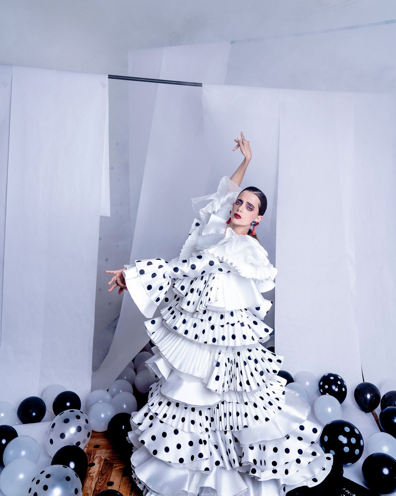 Macarena Gómez Fashion editorial for Chapelle Magazine featuring actress Macarena Gómez.
Creative direction, art direction and photography by Raúl Rosillo.