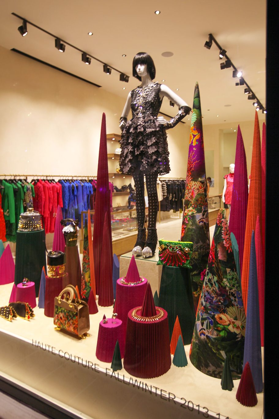 Vertical Landscape - Dirección Creativa y Escaparatismo Escaparate de la tienda Alfredo Villalba, proyecto Vertical Landscape